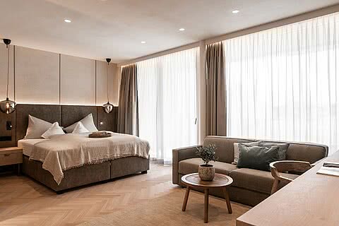 moderne Suite im Hotel Sonnen Resort in Naturns Südtirol