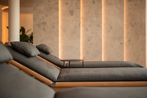Liegestühle im Sonnenresort Wellnesshotel in Naturns