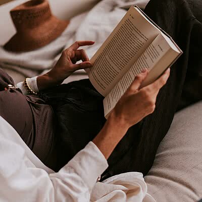 ️ Sonnenstrahlen im Gesicht, ein gutes Buch in der Hand und einfach mal nur Zeit für mich. Urlaub im Sonnen Resort bedeutet: