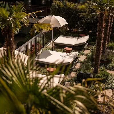„Der Frühling liegt in der Luft – Blütenduft, mediterrane Leichtigkeit und sunny Vibes inklusive.